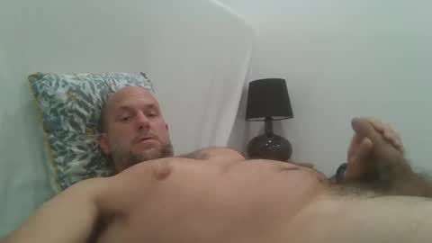 Snapshot of newicartman chatting on 02.25.26 newicartman online show from 02.25.26