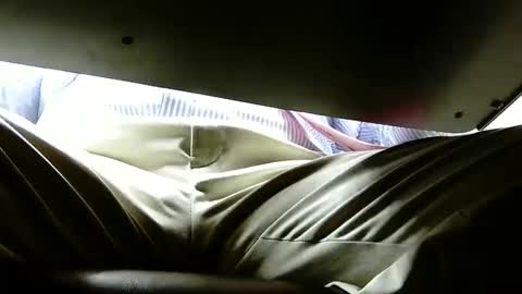 Snapshot of newtothis1015 chatting on 11.10.25 Daring online show from 11.10.25