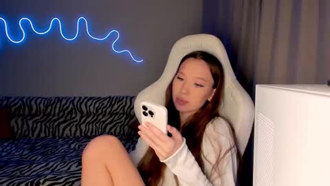 Mina online show from 11.14.25