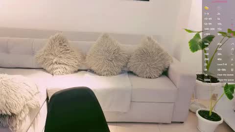 Snapshot of neythan__blaze chatting on 10.05.25 online show from 10.05.25