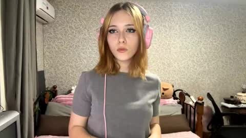 Eva Arts online show from 11.28.25