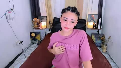 Snapshot of nhicolehollywood chatting on 05.24.26 hottie nicole online show from 05.24.26