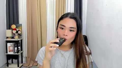 Snapshot of nhics_and_hades chatting on 01.18.26 nhics and hades online show from 01.18.26