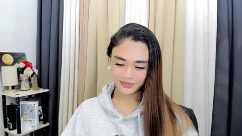 Snapshot of nhics_and_hades chatting on 02.10.26 nhics and hades online show from 02.10.26