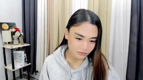 Snapshot of nhics_and_hades chatting on 02.11.26 nhics and hades online show from 02.11.26