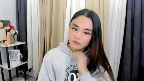 Snapshot of nhics_and_hades chatting on 02.13.26 nhics and hades online show from 02.13.26