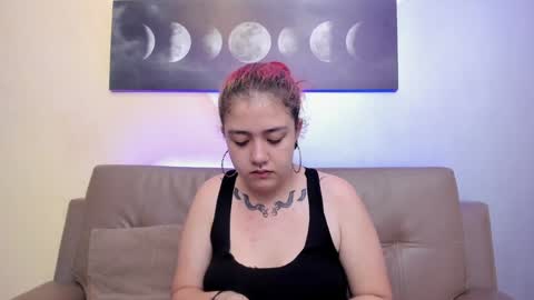 Estefani  online show from 01.28.25