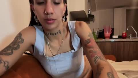 Snapshot of niahhierodula chatting on 05.20.26 niah online show from 05.20.26