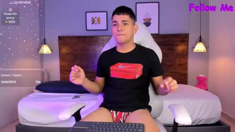 Snapshot of niall_falcon chatting on 02.11.25 Niall online show from 02.11.25