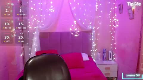 Snapshot of niamh_lifah chatting on 07.14.26 niamh_lifah online show from 07.14.26