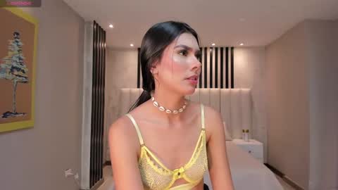 Snapshot of niasalvatore chatting on 02.27.25 Call me Nia online show from 02.27.25