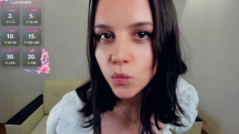 Snapshot of nice_kisss chatting on 12.29.24 Alice online show from 12.29.24