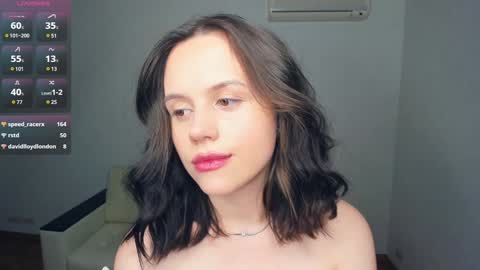 Snapshot of nice_kisss chatting on 01.22.25 Alice online show from 01.22.25