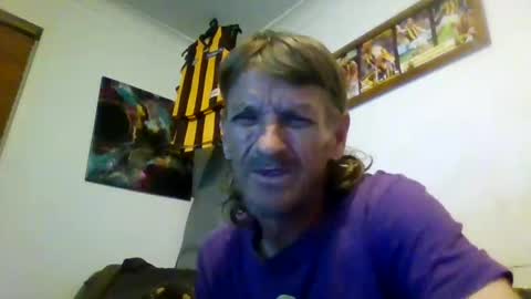 Snapshot of niceozziecockxxx chatting on 01.05.25 Sexiishaine online show from 01.05.25