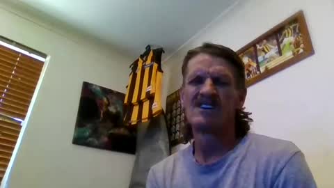 Snapshot of niceozziecockxxx chatting on 01.18.25 Sexiishaine online show from 01.18.25