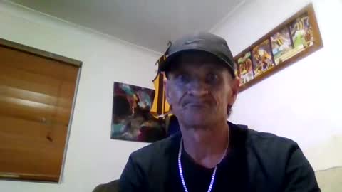 Snapshot of niceozziecockxxx chatting on 12.20.25 Sexiishaine online show from 12.20.25