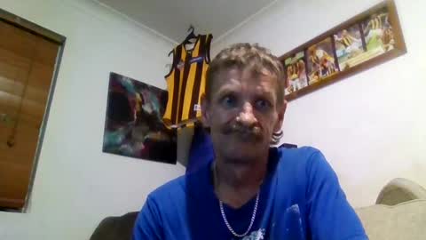 Snapshot of niceozziecockxxx chatting on 02.27.26 Sexiishaine online show from 02.27.26