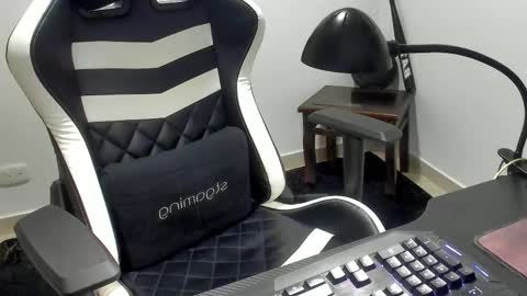 Camila And Steeven online show from 11.25.25