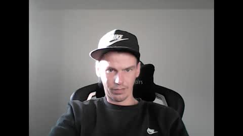 Snapshot of nicerdude32 chatting on 11.23.25 Nicerdude online show from 11.23.25