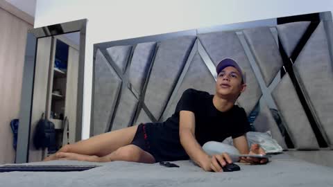 Nick Hot online show from 03.24.26