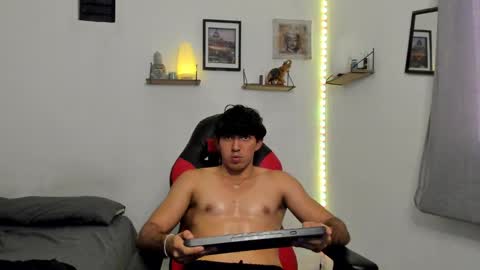 Snapshot of nick_nova chatting on 02.26.25 nick_nova online show from 02.26.25