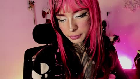 Snapshot of nicki_1 chatting on 01.09.25 Help me reach 100 thumbs up online show from 01.09.25