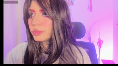 Snapshot of nicki_1 chatting on 10.05.25 Help me reach 100 thumbs up online show from 10.05.25