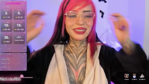 Snapshot of nicki_1 chatting on 10.07.25 Help me reach 100 thumbs up online show from 10.07.25
