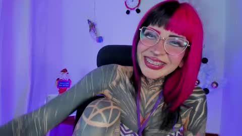 Snapshot of nicki_1 chatting on 11.27.25 Help me reach 100 thumbs up online show from 11.27.25