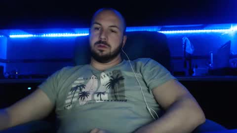 Julian online show from 04.08.26