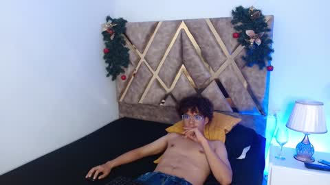 Snapshot of nickolas_moon chatting on 12.19.24 Nickolas Muoz online show from 12.19.24