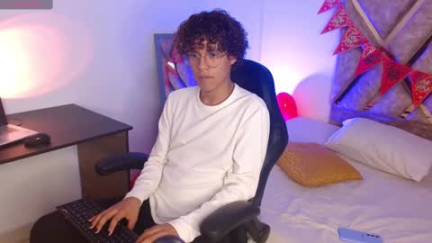 Snapshot of nickolas_moon chatting on 02.17.25 Nickolas Muoz online show from 02.17.25