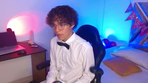 Snapshot of nickolas_moon chatting on 02.18.25 Nickolas Muoz online show from 02.18.25