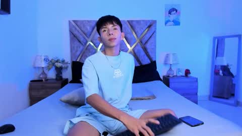 Snapshot of nickolas_moon chatting on 10.19.25 Nickolas Muoz online show from 10.19.25