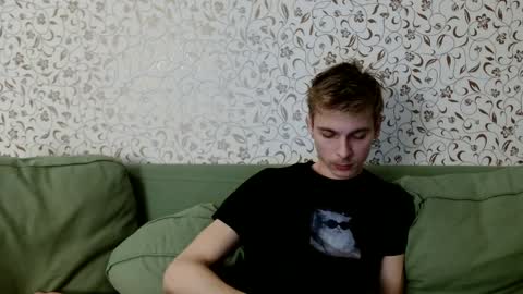 Snapshot of nicksuper8 chatting on 12.04.24 Nick online show from 12.04.24