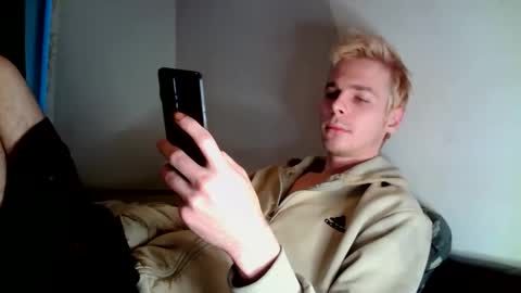 Snapshot of nicksuper8 chatting on 11.08.25 Nick online show from 11.08.25