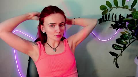 Snapshot of nicky_weekends chatting on 12.16.24 Nicky Weekends online show from 12.16.24