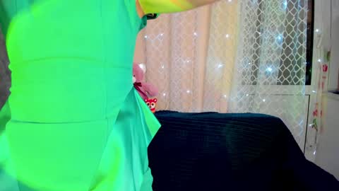 Snapshot of nicky_weekends chatting on 12.31.24 Nicky Weekends online show from 12.31.24