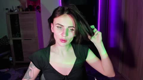 Snapshot of nicky_weekends chatting on 01.27.25 Nicky Weekends online show from 01.27.25