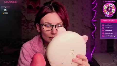 Snapshot of nicky_weekends chatting on 11.24.25 Nicky Weekends online show from 11.24.25