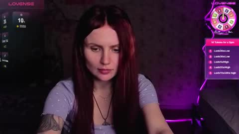 Snapshot of nicky_weekends chatting on 11.28.25 Nicky Weekends online show from 11.28.25