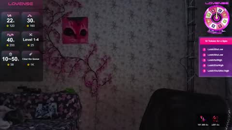 Snapshot of nicky_weekends chatting on 11.30.25 Nicky Weekends online show from 11.30.25