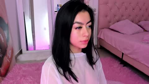 Snapshot of nicol_rosee chatting on 01.17.25 SOFIA online show from 01.17.25