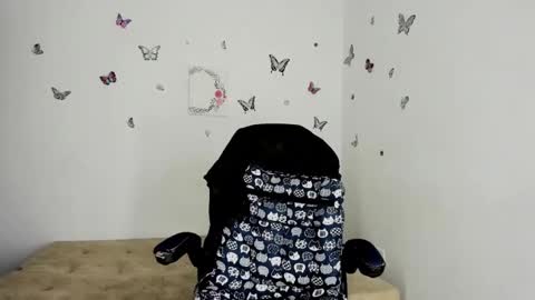 Snapshot of nicol_swift_ chatting on 01.17.25 Nicol online show from 01.17.25