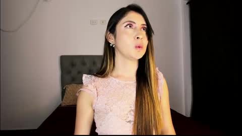 Snapshot of nicol_swift_ chatting on 02.02.25 Nicol online show from 02.02.25