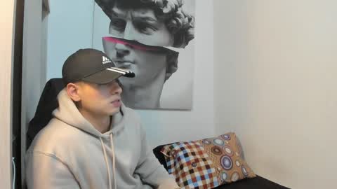 Snapshot of nicolasmuscle chatting on 12.29.24 Andres online show from 12.29.24