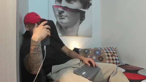 Snapshot of nicolasmuscle chatting on 12.31.24 Andres online show from 12.31.24