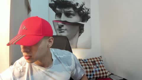 Snapshot of nicolasmuscle chatting on 12.31.24 Andres online show from 12.31.24