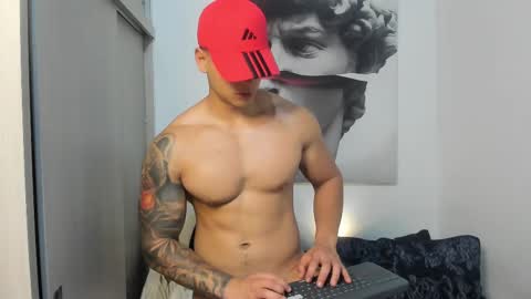 Snapshot of nicolasmuscle chatting on 03.12.25 Andres online show from 03.12.25