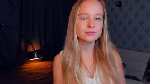 Snapshot of nicolavanderbie chatting on 09.09.25 Nicoletta online show from 09.09.25